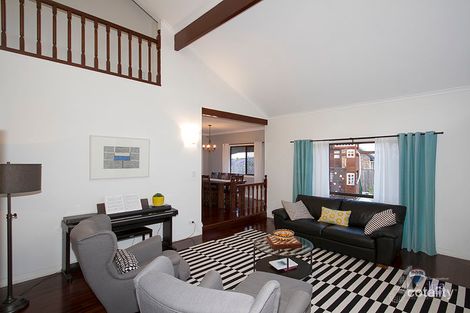 Property photo of 226 Mount Ommaney Drive Mount Ommaney QLD 4074