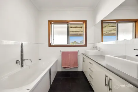 Property photo of 50 Devon Hills Road Devon Hills TAS 7300