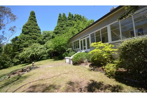 109 Blaxland Rd, Wentworth Falls, NSW 2782