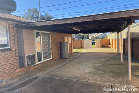 Property photo of 1/2-4 South Parade Wagga Wagga NSW 2650