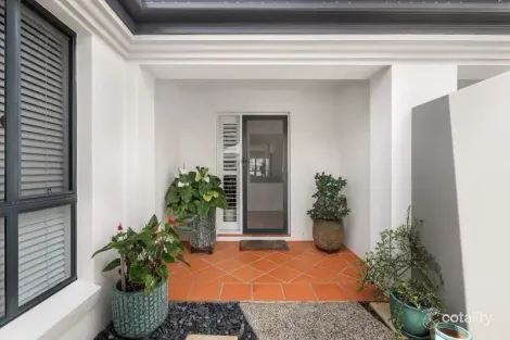 Property photo of 22/85 Palm Meadows Drive Carrara QLD 4211