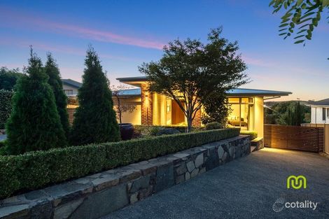Property photo of 11 Robinia Place Jerrabomberra NSW 2619