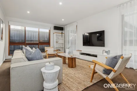 Property photo of 17 Parkmore Road Rosebud VIC 3939