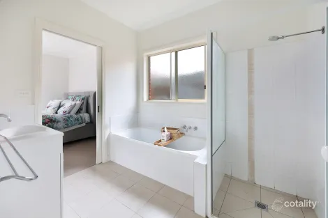 Property photo of 5 Schomberg Place Warrnambool VIC 3280