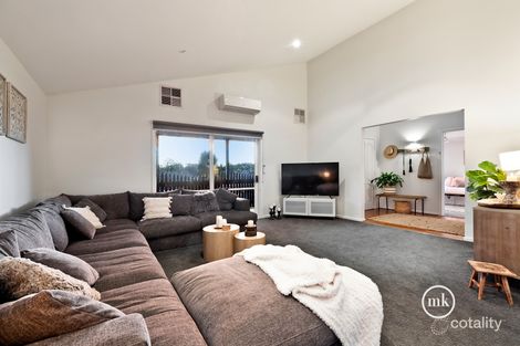 Property photo of 1 Highland Court Eltham North VIC 3095