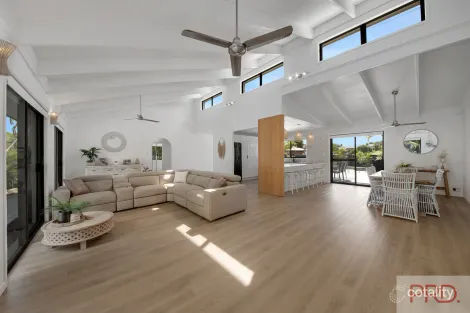 Property photo of 4 Kylie Maree Court Tannum Sands QLD 4680