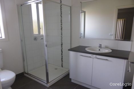 Property photo of 71 Charteris Drive Craigieburn VIC 3064