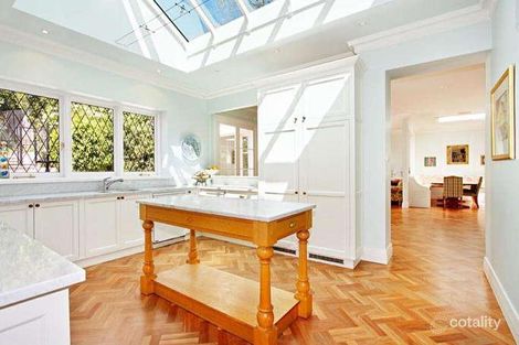 Property photo of 6 Yarradale Road Toorak VIC 3142