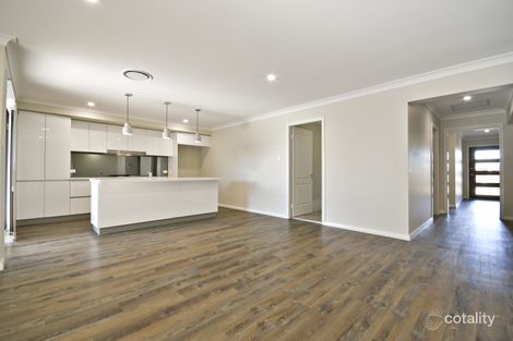 Property photo of 8 Magnolia Boulevard Dubbo NSW 2830