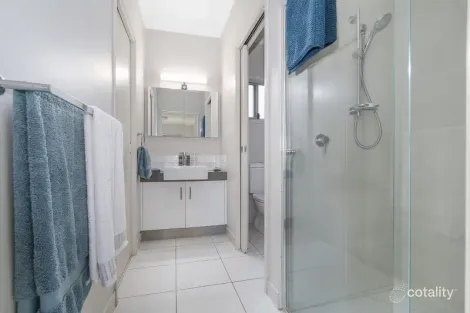 Property photo of 11 Elmwood Circuit Wodonga VIC 3690