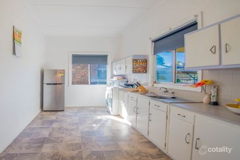 Property photo of 6 Eleebana Road Eleebana NSW 2282