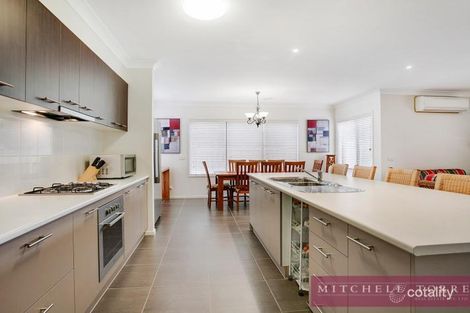 Property photo of 24 Saltbush Avenue Lyndhurst VIC 3975