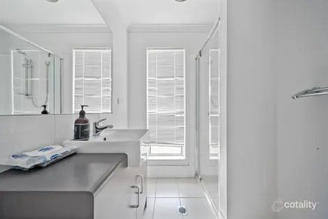 Property photo of 8 Onyx Street Emerald QLD 4720