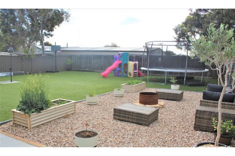 Property photo of 18 Fenwick Fairway Bannockburn VIC 3331