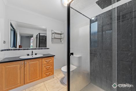 Property photo of 5 Lochgreen View Cranbourne VIC 3977