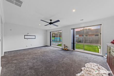 Property photo of 5 Lochgreen View Cranbourne VIC 3977