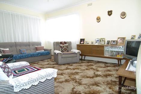 Property photo of 4 Kenneth Place Karabar NSW 2620
