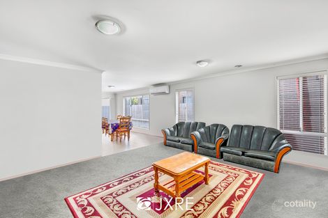 31 Hoffman Cres, Truganina, VIC 3029