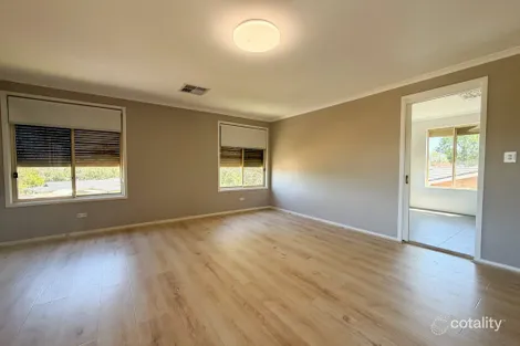 Property photo of 4 Musgrave Place Ruse NSW 2560