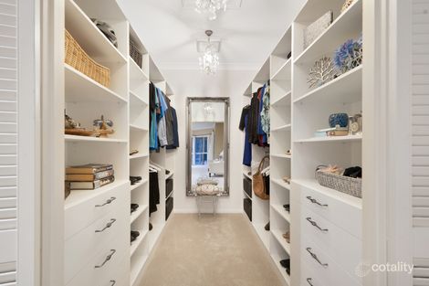 Property photo of 11 Garlinge Court Bonogin QLD 4213