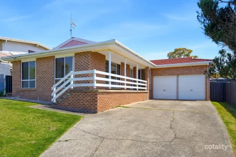 33 Pacific Rd, Surf Beach, NSW 2536