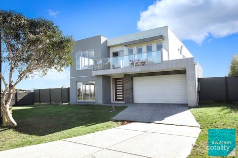 Property photo of 32 Woodward Way Caroline Springs VIC 3023