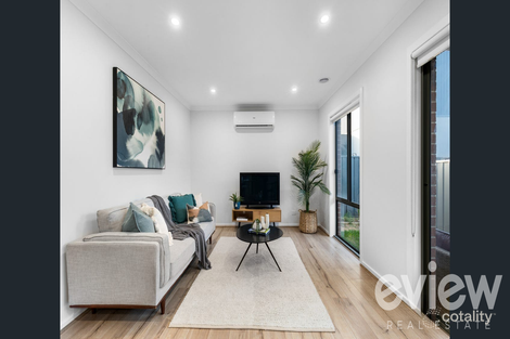 Property photo of 1 Hutton Road Werribee VIC 3030