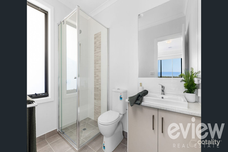 Property photo of 1 Hutton Road Werribee VIC 3030