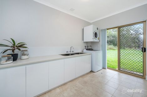 Property photo of 33 Woodview Way Barragup WA 6209