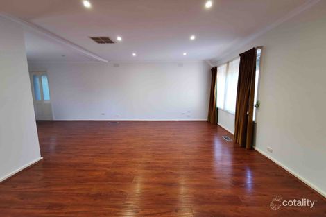 Property photo of 18 Norfolk Circuit Doncaster VIC 3108