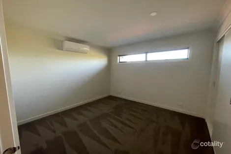 Property photo of 8 Downes Way Deer Park VIC 3023