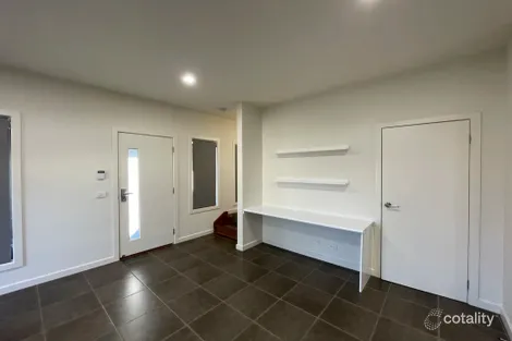 Property photo of 8 Downes Way Deer Park VIC 3023