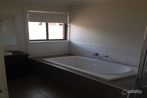 Property photo of 36 Mikada Boulevard Kilmore VIC 3764