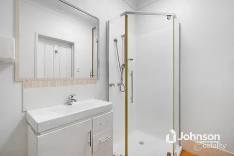 Property photo of 9B Salisbury Road Ipswich QLD 4305
