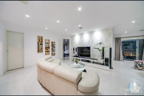 Property photo of 8 Longfield Way Narre Warren South VIC 3805