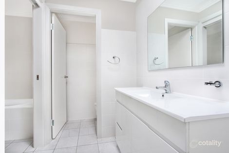 Property photo of 2/15 Hingston Close Lake Heights NSW 2502