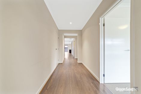 Property photo of 67 Bluebell Drive Craigieburn VIC 3064