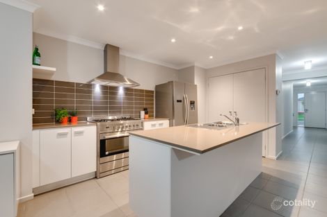 Property photo of 20 Eminence Drive Cranbourne West VIC 3977