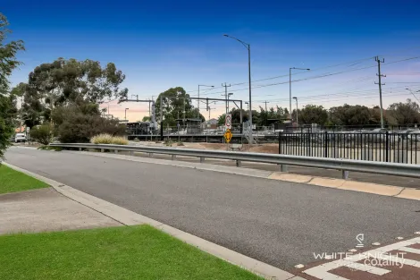 Property photo of 4/128 East Esplanade St Albans VIC 3021