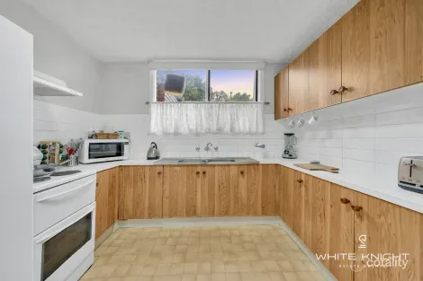 Property photo of 4/128 East Esplanade St Albans VIC 3021