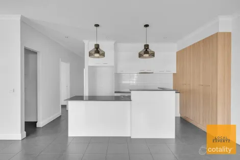 Property photo of 2/9 Cooloongup Crescent Harkness VIC 3337