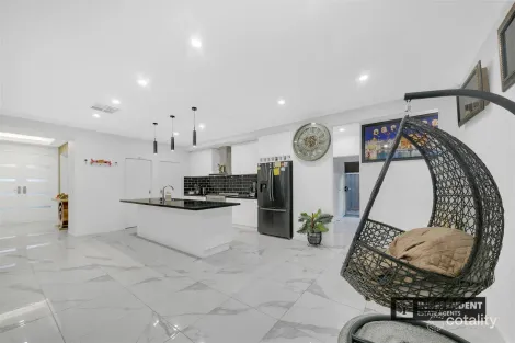 Property photo of 14 Timbarra Chase Cobblebank VIC 3338