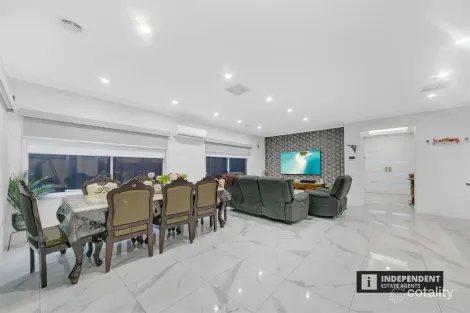 Property photo of 14 Timbarra Chase Cobblebank VIC 3338