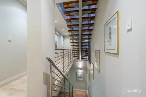 Property photo of 5 Quadrangle Place Nedlands WA 6009