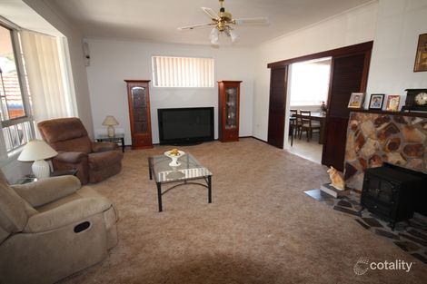 Property photo of 27 Ritchie Crescent Taree NSW 2430