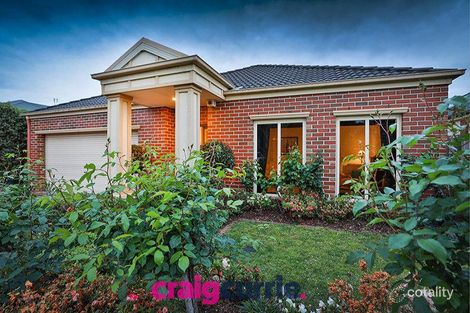 Property photo of 10 Flinders Chase Pakenham VIC 3810