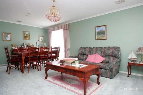 Property photo of 17 McGinness Avenue Roxburgh Park VIC 3064