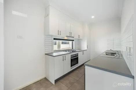 Property photo of 25 Nugget Way Cranbourne East VIC 3977