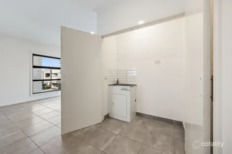 Property photo of 25 Nugget Way Cranbourne East VIC 3977
