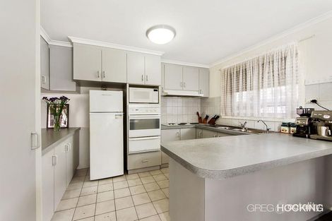 Property photo of 31 Barellan Close St Albans VIC 3021